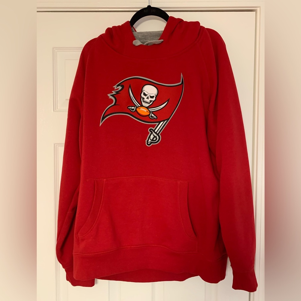 Tampa Bay Bucs Buccaneers embroidered Hoodie Hooded sweatshirt.